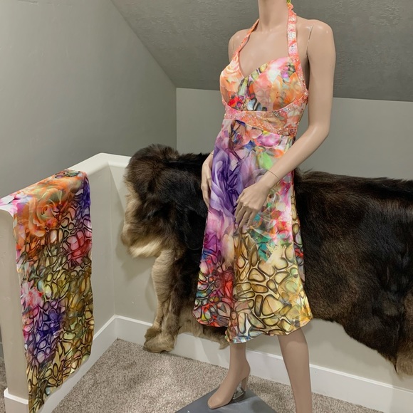 New Floral-Print Satin Halter Beaded Party Dress with Shawl - Picture 3 of 15